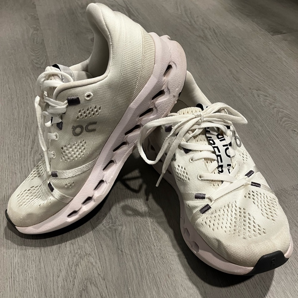 ON Cloud ON Running white women’s sneakers